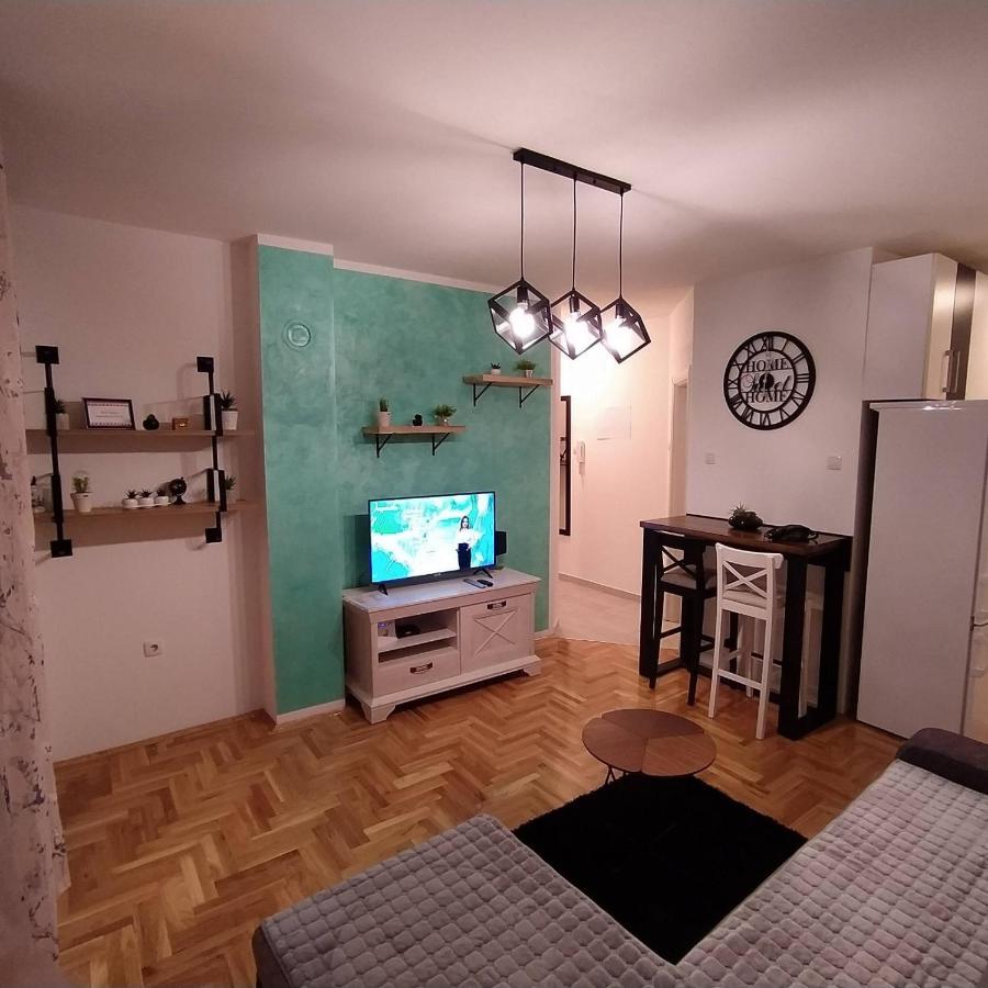 Daniris Apartman Нови-Сад Экстерьер фото